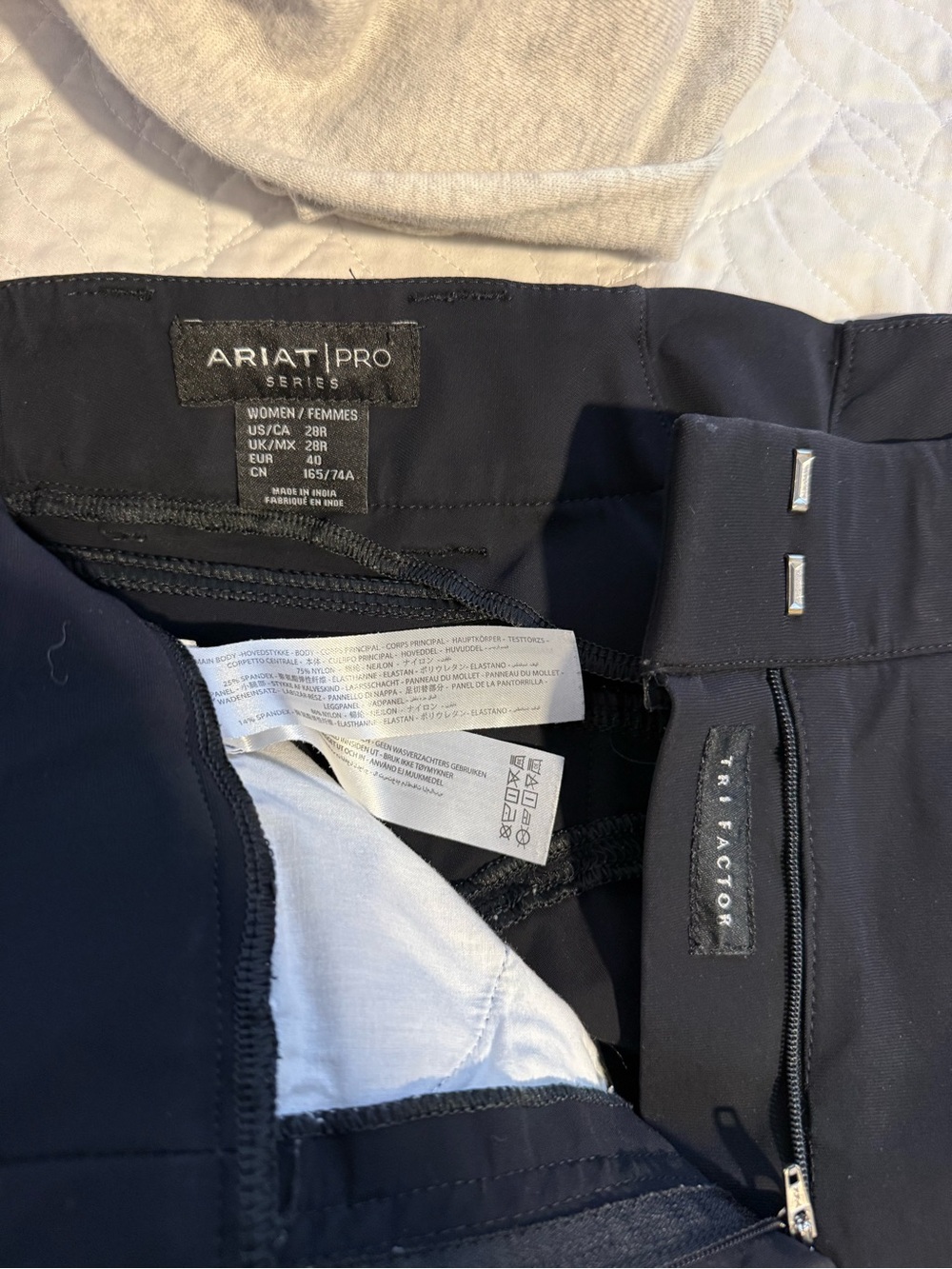 Ariat Pro Series Tri Factor Knee Patch Breeches Black 28R - Picture 2 of 5
